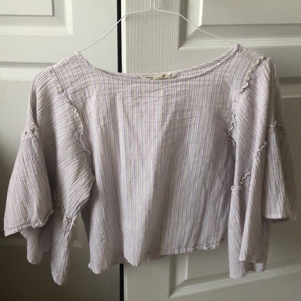 Cropped wide sleeved blouse